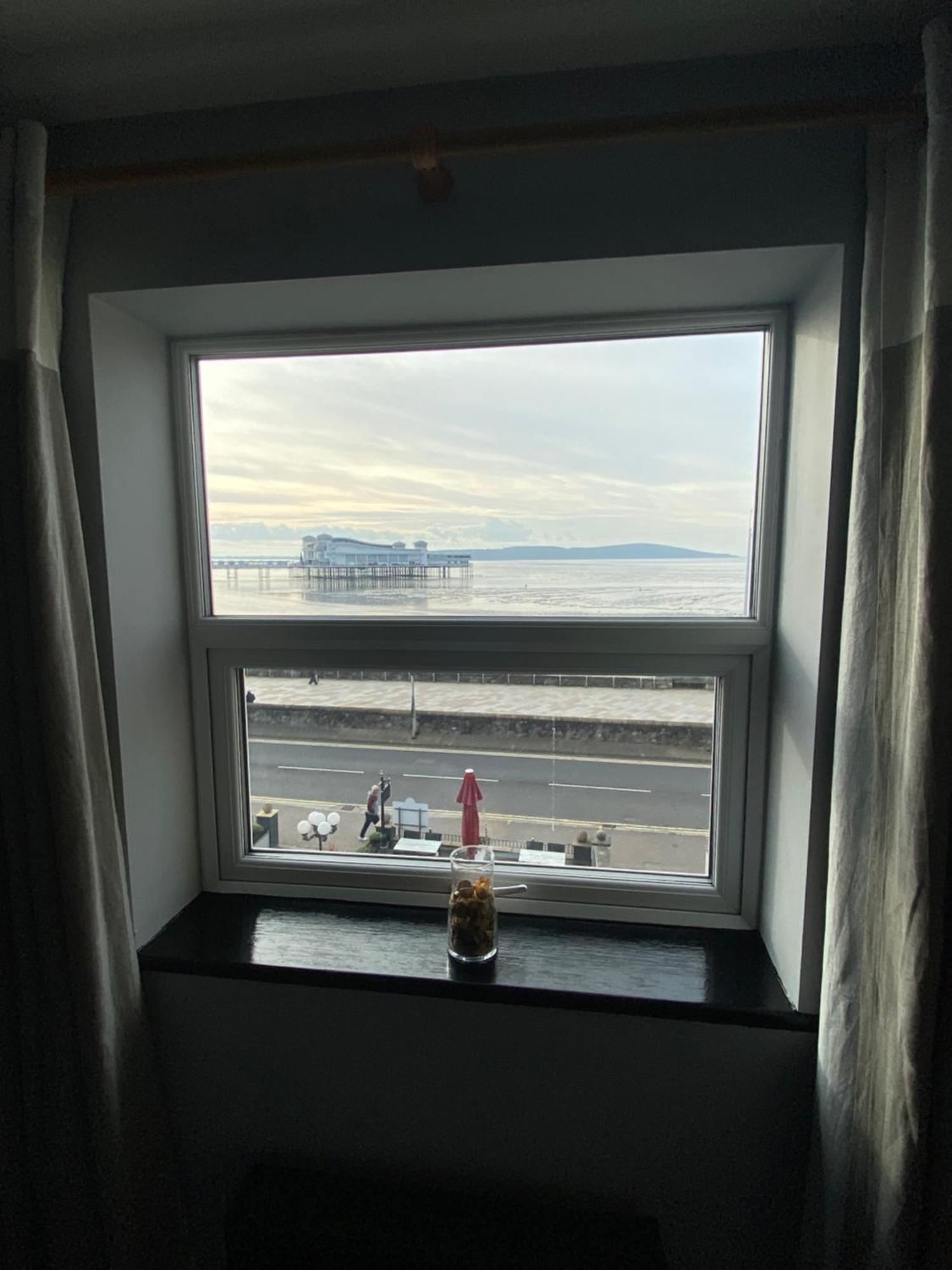 Bay View Rooms At Mentone Hotel Weston-super-Mare Esterno foto